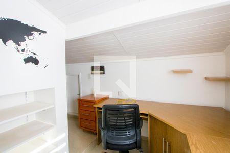 Casa de condomínio para alugar com 200m², 3 quartos e 2 vagas Casa de condomínio para alugar com 200m², 3 quartos e 2 vagasSótão