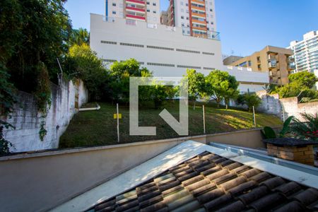 Casa de condomínio para alugar com 200m², 3 quartos e 2 vagas Casa de condomínio para alugar com 200m², 3 quartos e 2 vagasVista do quarto 2