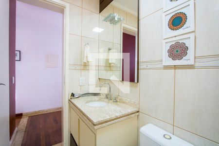 Casa de condomínio para alugar com 200m², 3 quartos e 2 vagas Casa de condomínio para alugar com 200m², 3 quartos e 2 vagasBanheiro social