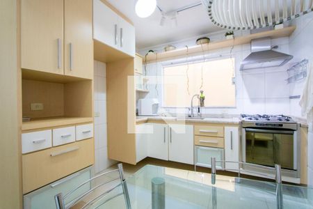 Casa de condomínio para alugar com 200m², 3 quartos e 2 vagas Casa de condomínio para alugar com 200m², 3 quartos e 2 vagasCozinha