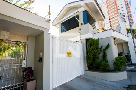 Casa de condomínio para alugar com 200m², 3 quartos e 2 vagas Casa de condomínio para alugar com 200m², 3 quartos e 2 vagasFachada do condomínio