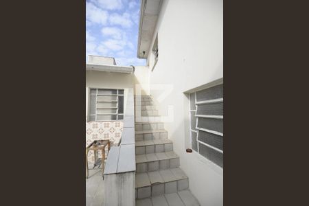 Casa à venda com 343m², 3 quartos e 3 vagasEscada externa