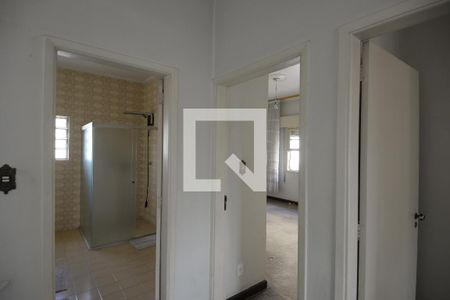 Casa à venda com 343m², 3 quartos e 3 vagasCorredor