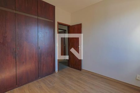 Quarto 2 de apartamento para alugar com 2 quartos, 66m² em Santo Antônio, Belo Horizonte
