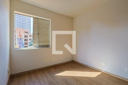 Quarto 2 de apartamento para alugar com 2 quartos, 66m² em Santo Antônio, Belo Horizonte