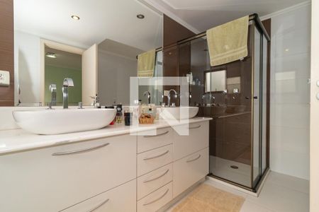 Apartamento para alugar com 210m², 4 quartos e 3 vagas Apartamento para alugar com 210m², 4 quartos e 3 vagasBanheiro da Suíte 1