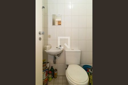 Apartamento para alugar com 210m², 4 quartos e 3 vagas Apartamento para alugar com 210m², 4 quartos e 3 vagasBanheiro de serviço