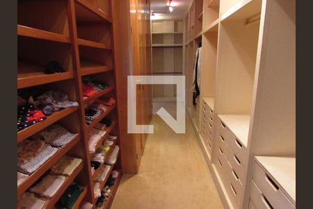 Casa para alugar com 962m², 7 quartos e 10 vagasCloset da Suíte Master