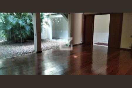 Casa para alugar com 962m², 7 quartos e 10 vagas Casa para alugar com 962m², 7 quartos e 10 vagasÁrea comum