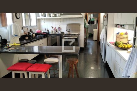 Casa para alugar com 962m², 7 quartos e 10 vagas Casa para alugar com 962m², 7 quartos e 10 vagasCozinha