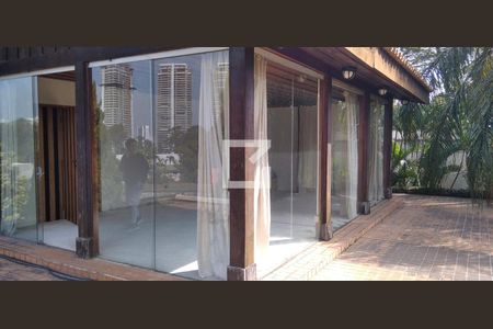 Casa para alugar com 962m², 7 quartos e 10 vagas Casa para alugar com 962m², 7 quartos e 10 vagasÁrea comum