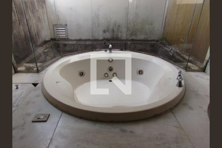 Casa para alugar com 962m², 7 quartos e 10 vagasBanheiro da Suíte Master