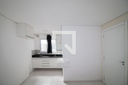 Cozinha de kitnet/studio para alugar com 1 quarto, 15m² em Vila Maria, São Paulo