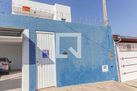 Casa à venda com 210m², 3 quartos e 4 vagas Casa à venda com 210m², 3 quartos e 4 vagasFachada