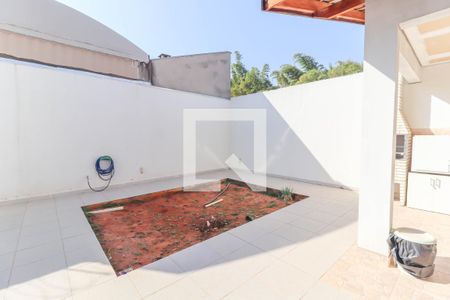 Casa à venda com 210m², 3 quartos e 4 vagas Casa à venda com 210m², 3 quartos e 4 vagasCozinha e Área de Serviço