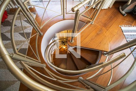 Apartamento à venda com 140m², 3 quartos e 2 vagas Apartamento à venda com 140m², 3 quartos e 2 vagasSala - Escada