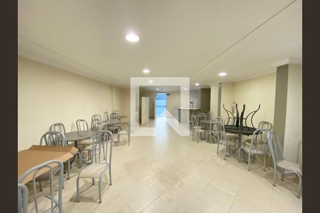 Apartamento à venda com 140m², 3 quartos e 2 vagas Apartamento à venda com 140m², 3 quartos e 2 vagasÁrea comum - Salão de festas