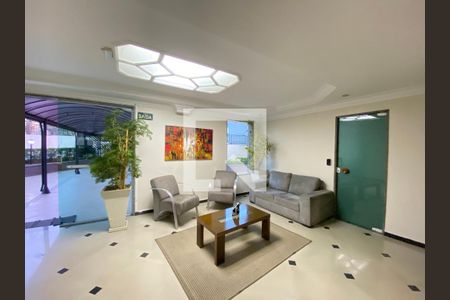 Apartamento à venda com 140m², 3 quartos e 2 vagas Apartamento à venda com 140m², 3 quartos e 2 vagasHall social