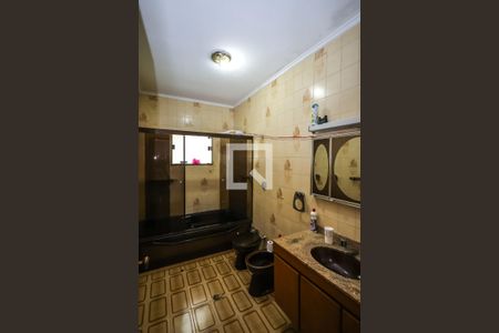 Casa à venda com 950m², 3 quartos e 2 vagas Casa à venda com 950m², 3 quartos e 2 vagasBanheiro Suíte