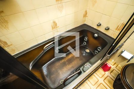 Casa à venda com 950m², 3 quartos e 2 vagas Casa à venda com 950m², 3 quartos e 2 vagasBanheiro Suíte