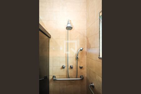 Casa à venda com 950m², 3 quartos e 2 vagas Casa à venda com 950m², 3 quartos e 2 vagasBanheiro