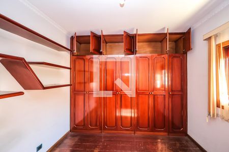 Casa à venda com 950m², 3 quartos e 2 vagas Casa à venda com 950m², 3 quartos e 2 vagasQuarto 1