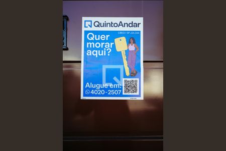 Casa à venda com 950m², 3 quartos e 2 vagas Casa à venda com 950m², 3 quartos e 2 vagasPlaquinha