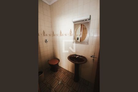 Casa à venda com 950m², 3 quartos e 2 vagas Casa à venda com 950m², 3 quartos e 2 vagasÁrea de Serviço