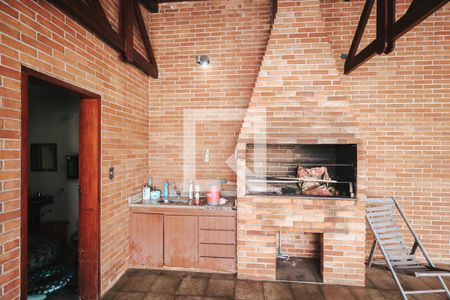 Casa à venda com 950m², 3 quartos e 2 vagas Casa à venda com 950m², 3 quartos e 2 vagasQuintal