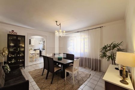 Casa à venda com 255m², 3 quartos e 6 vagas Casa à venda com 255m², 3 quartos e 6 vagasSala de Jantar