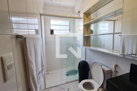 Casa à venda com 255m², 3 quartos e 6 vagas Casa à venda com 255m², 3 quartos e 6 vagasBanheiro da Suíte 2