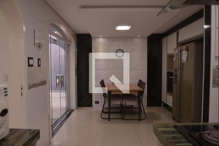 Casa à venda com 411m², 4 quartos e 6 vagasCozinha