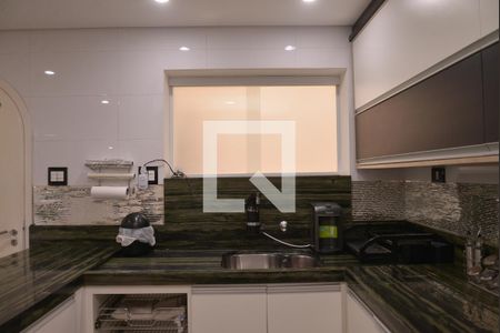 Casa à venda com 411m², 4 quartos e 6 vagasCozinha