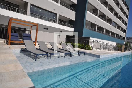 Studio à venda com 29m², 1 quarto e sem vagaÁrea comum - Piscina