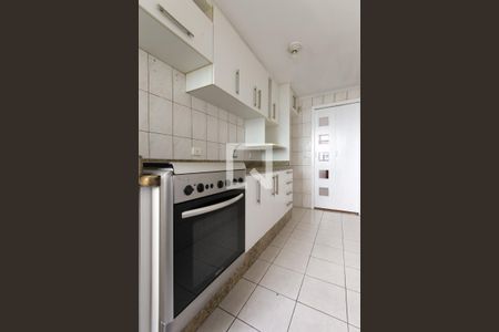 Apartamento à venda com 46m², 2 quartos e 1 vaga Apartamento à venda com 46m², 2 quartos e 1 vagaCozinha - Armários