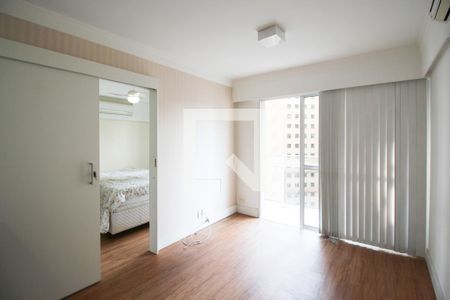 Sala de apartamento para alugar com 1 quarto, 40m² em Indianópolis, São Paulo