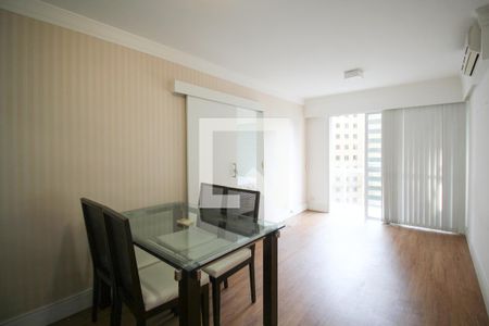 Sala de apartamento para alugar com 1 quarto, 40m² em Indianópolis, São Paulo