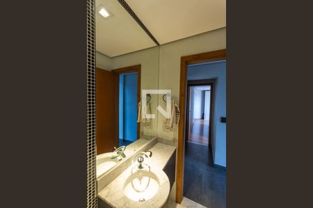 Apartamento para alugar com 200m², 3 quartos e 6 vagasLavabo