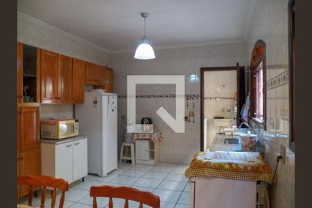 Casa à venda com 150m², 3 quartos e 5 vagas Casa à venda com 150m², 3 quartos e 5 vagasCozinha