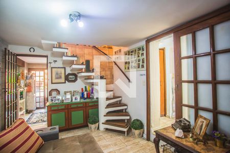 Casa à venda com 176m², 3 quartos e 2 vagas Casa à venda com 176m², 3 quartos e 2 vagasSala