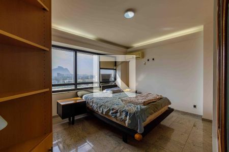 Apartamento à venda com 180m², 3 quartos e 2 vagasSuíte