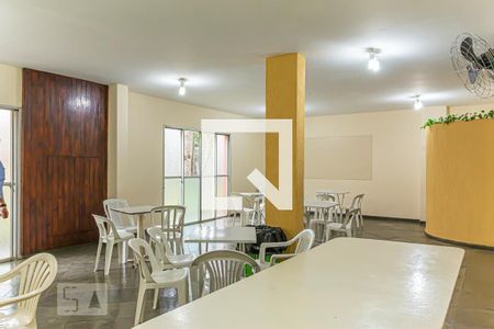 Apartamento à venda com 74m², 3 quartos e 1 vaga Apartamento à venda com 74m², 3 quartos e 1 vagaÁrea comum - Salão de Festas