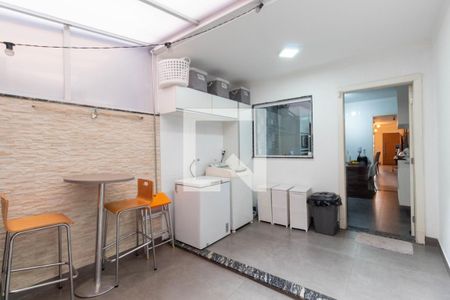 Casa à venda com 137m², 2 quartos e 2 vagas Casa à venda com 137m², 2 quartos e 2 vagasLavanderia