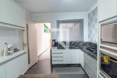 Casa à venda com 137m², 2 quartos e 2 vagas Casa à venda com 137m², 2 quartos e 2 vagasCozinha