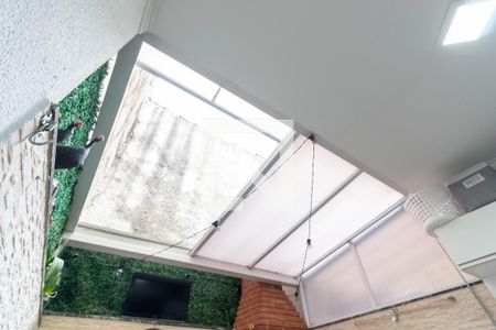 Casa à venda com 137m², 2 quartos e 2 vagas Casa à venda com 137m², 2 quartos e 2 vagasQuintal