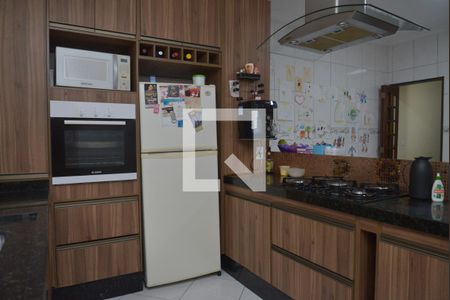 Casa à venda com 150m², 4 quartos e 2 vagasCozinha - Armários