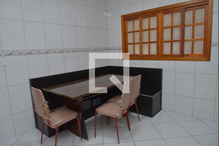 Casa à venda com 150m², 4 quartos e 2 vagasCozinha