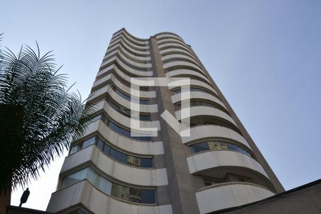 Apartamento para alugar com 145m², 3 quartos e 3 vagasFachada