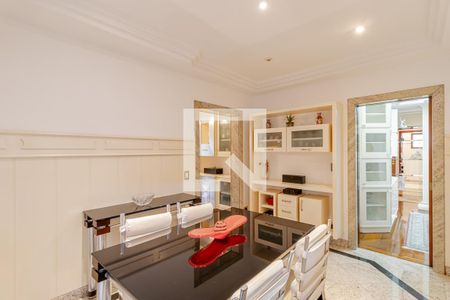 Apartamento à venda com 300m², 4 quartos e 4 vagasCopa