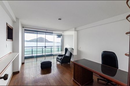 Apartamento para alugar com 600m², 5 quartos e 1 vaga Apartamento para alugar com 600m², 5 quartos e 1 vagaQuarto